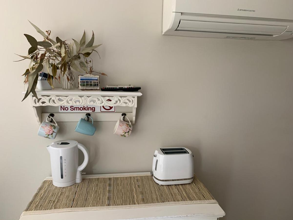 Churchill'S B&B Twin Spa Getaway Studio Swansea Eksteriør bilde