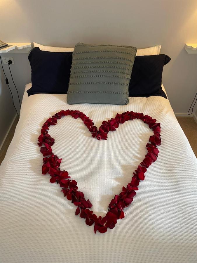 Churchill'S B&B Twin Spa Getaway Studio Swansea Eksteriør bilde