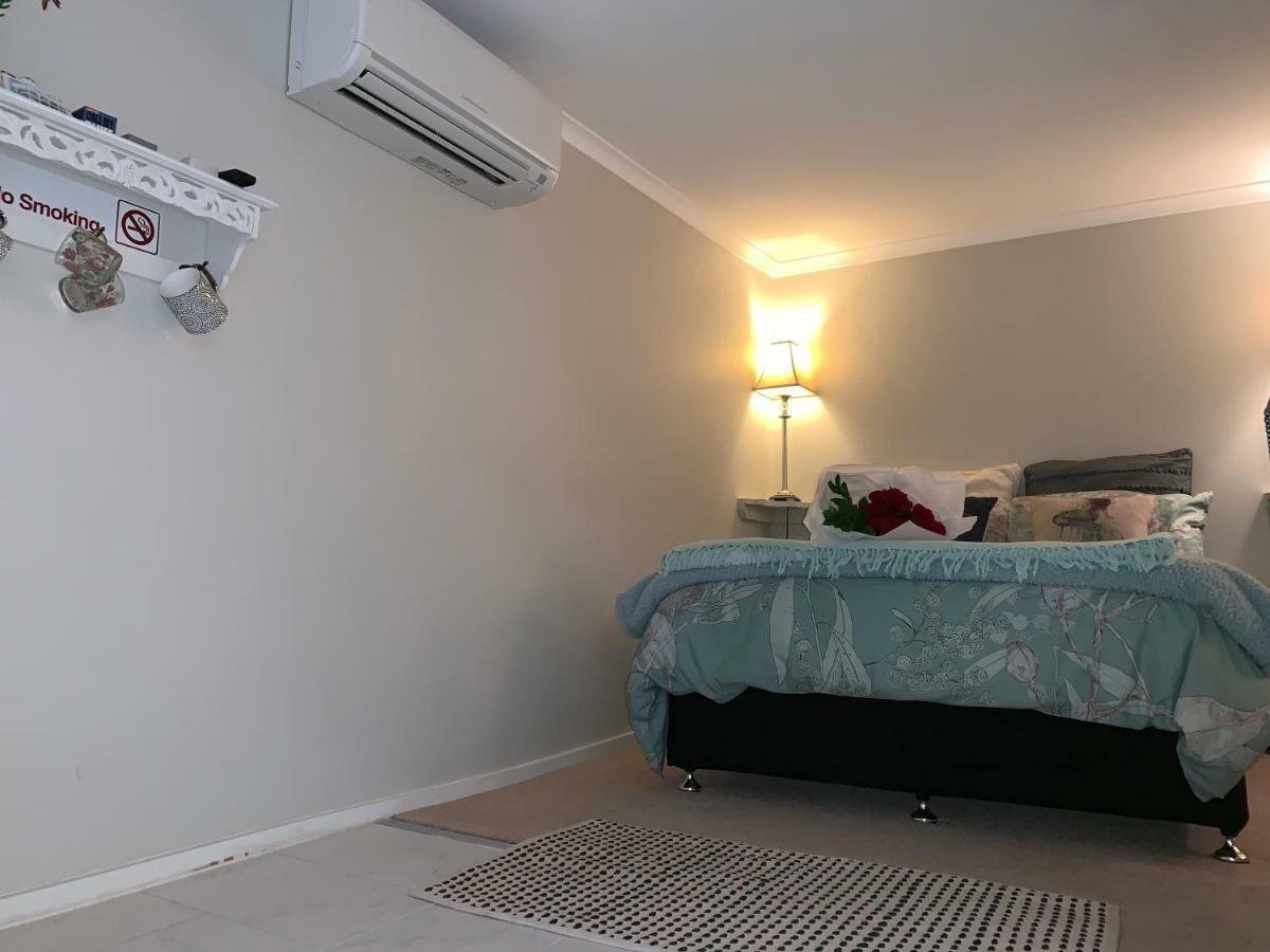 Churchill'S B&B Twin Spa Getaway Studio Swansea Eksteriør bilde