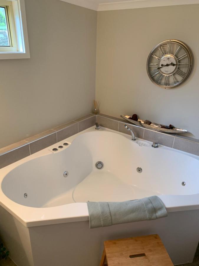 Churchill'S B&B Twin Spa Getaway Studio Swansea Eksteriør bilde